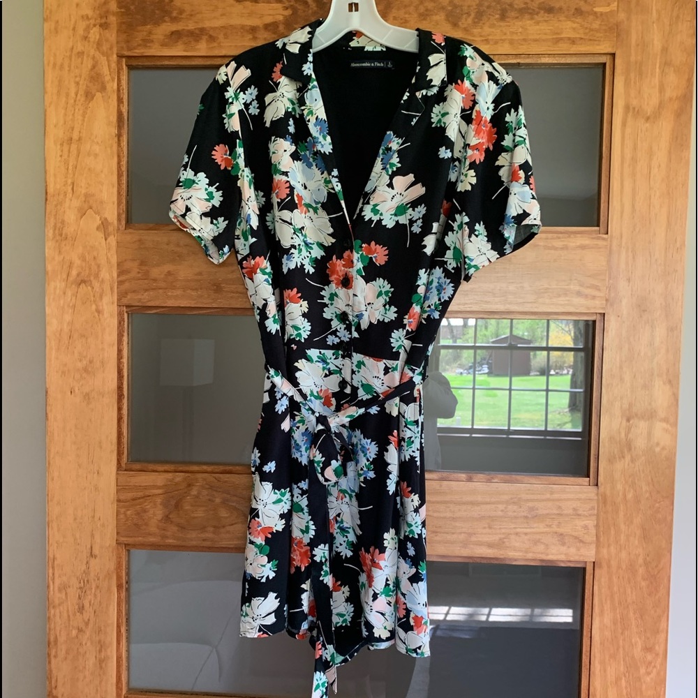 Abercrombie & Fitch Floral Wrap Dress - Black and White